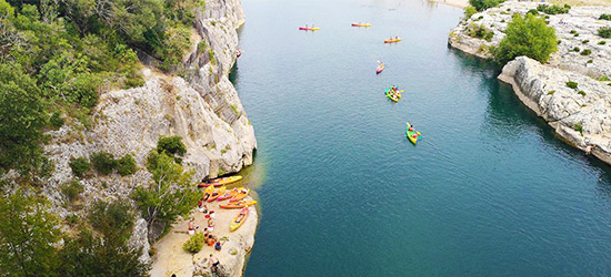 CAMPING IM GARD, UMGEBEN VON NATUR