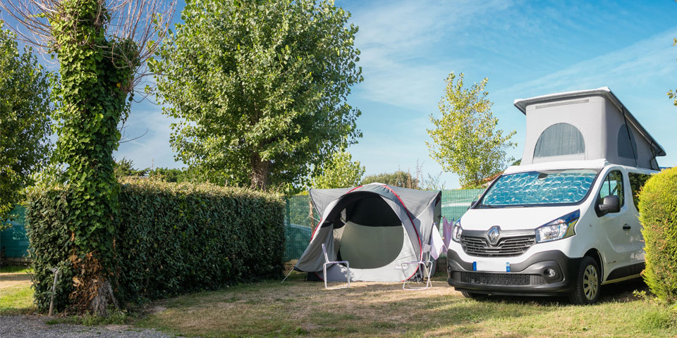 Stellplatz für Wohnmobile und Wohnwagen, 80m² bis 100m² image 0