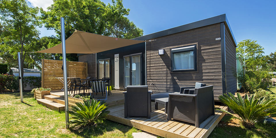 Premium-Reihe : Mobilheim 6 Personen 3 Schlafzimmer image 1