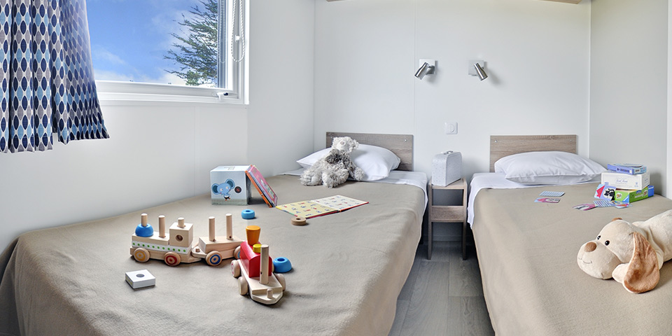 Premium-Reihe : Mobilheim 6 Personen 3 Schlafzimmer image 6