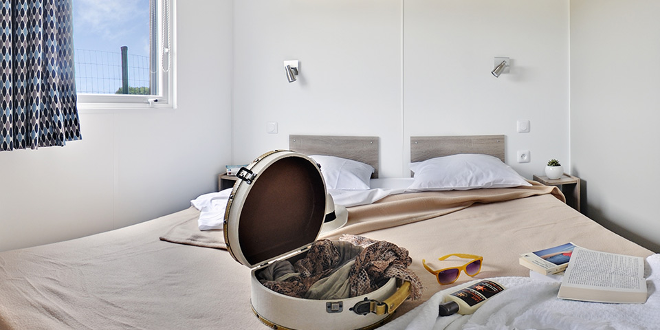 Premium-Reihe : Mobilheim 6 Personen 3 Schlafzimmer image 5