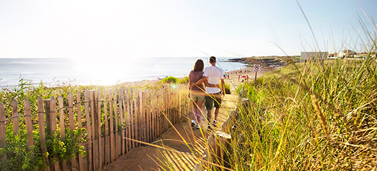 CHARMANTER CAMPINGPLATZ AM MEER IN BREM-SUR-MER